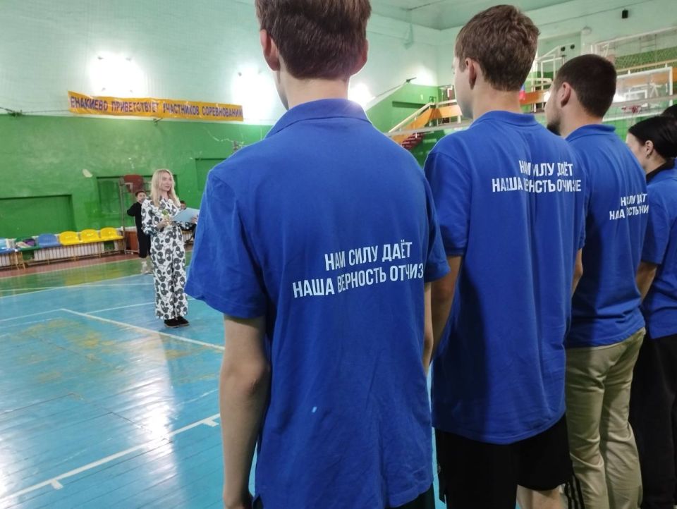 «Командный дух». В ДК "Металлург" прошел турнир по волейболу, собравший две талантливые команды «Командный дух». В ДК "Металлург" прошел турнир по волейболу, собравший две талантливые команды