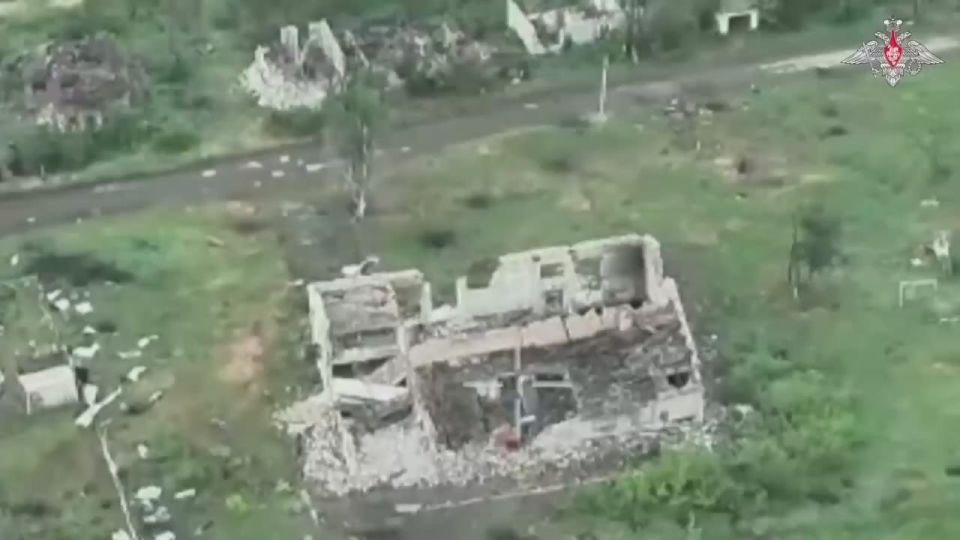 Минобороны России публикует кадры освобождения небольшого населённого пункта Дылеевка в ДНР на Константиновском направлении
