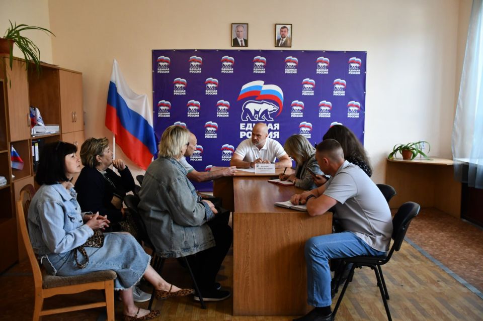 Сергей Желновач: Сегодня, в общественной приемной Всероссийской политической партии «Единая Россия» провел прием граждан Сергей Желновач: Сегодня, в общественной приемной Всероссийской политической партии «Единая Россия» провел прием граждан