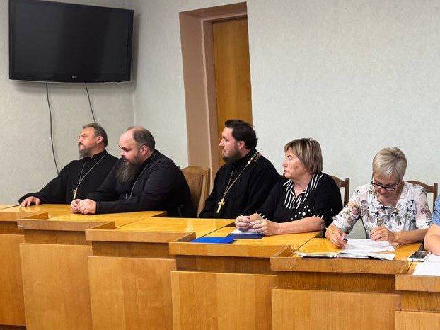 Елена Рязанцева: В здании Управы Пролетарского внутригородского района городского округа Донецк состоялась встреча руководителя Управы Елены Рязанцевой с представителями некоммерческих организаций (НКО) Елена Рязанцева: В здании Управы Пролетарского внутригородского района городского округа Донецк состоялась встреча руководителя Управы Елены Рязанцевой с представителями некоммерческих организаций (НКО)