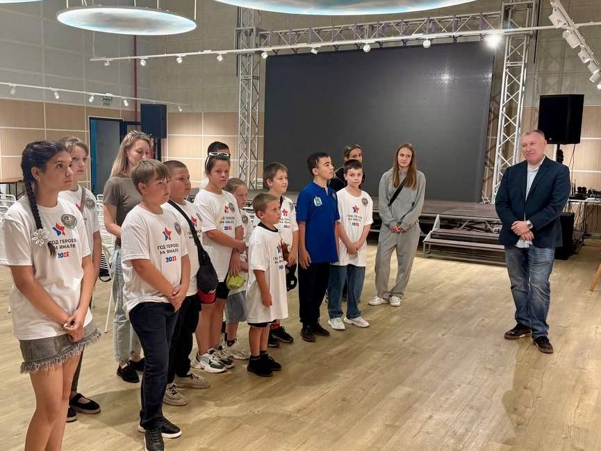 В Волновахе открылась фотовыставка «Заповедный Ямал», представляющая красоту арктической природы В Волновахе открылась фотовыставка «Заповедный Ямал», представляющая красоту арктической природы