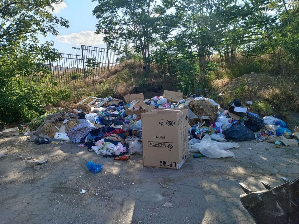 «Коммунальник» продолжает борьбу со стихийными свалками «Коммунальник» продолжает борьбу со стихийными свалками