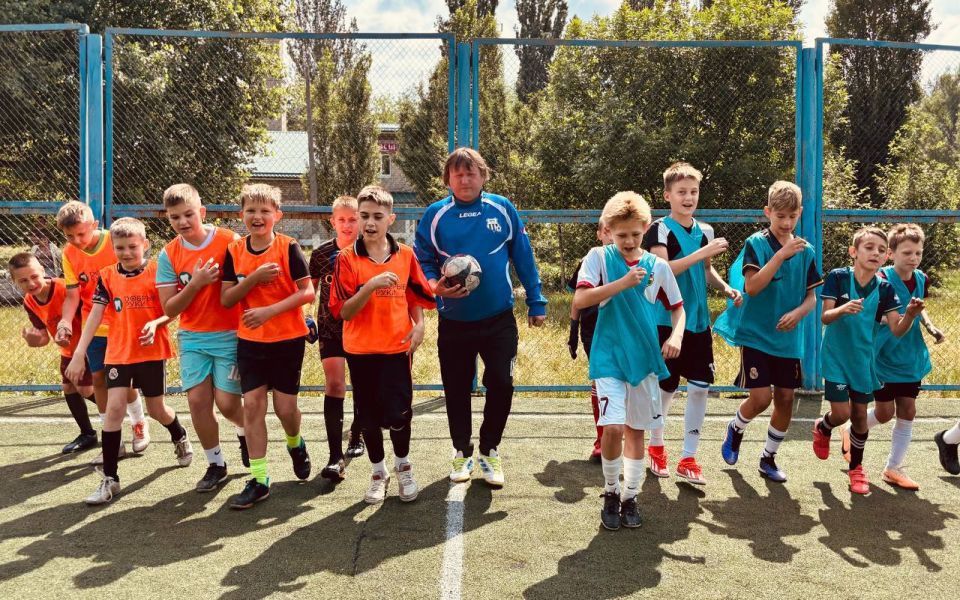 В четвертую неделю акции «Спортивный Донбасс» будет проведено порядка ста тематических мероприятий, включая зарядки, мастер-классы, эстафеты, турниры и другие спортивные мероприятия во всех муниципалитетах Республики для... В четвертую неделю акции «Спортивный Донбасс» будет проведено порядка ста тематических мероприятий, включая зарядки, мастер-классы, эстафеты, турниры и другие спортивные мероприятия во всех муниципалитетах Республики для...