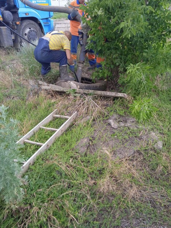 Борис Трима: Нижегородские аварийщики продолжают работу в пгт Мангуш Борис Трима: Нижегородские аварийщики продолжают работу в пгт Мангуш