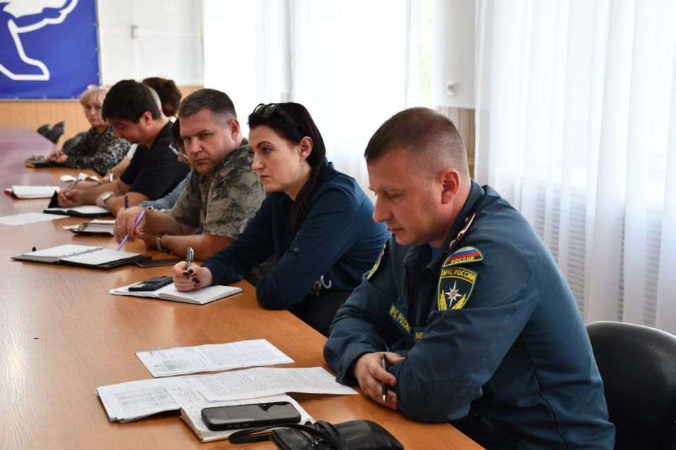 25.06.2025, под председательством заместителя главы администрации городского округа Дебальцево Глебова Евгения Юрьевича прошло заседание комиссии по предупреждению и ликвидации чрезвычайных ситуаций и обеспечению пожарной... 25.06.2025, под председательством заместителя главы администрации городского округа Дебальцево Глебова Евгения Юрьевича прошло заседание комиссии по предупреждению и ликвидации чрезвычайных ситуаций и обеспечению пожарной...