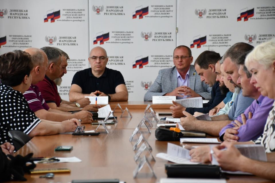 Сергей Желновач: Заседание Дебальцевского городского совета Донецкой Народной Республики первого созыва Сергей Желновач: Заседание Дебальцевского городского совета Донецкой Народной Республики первого созыва