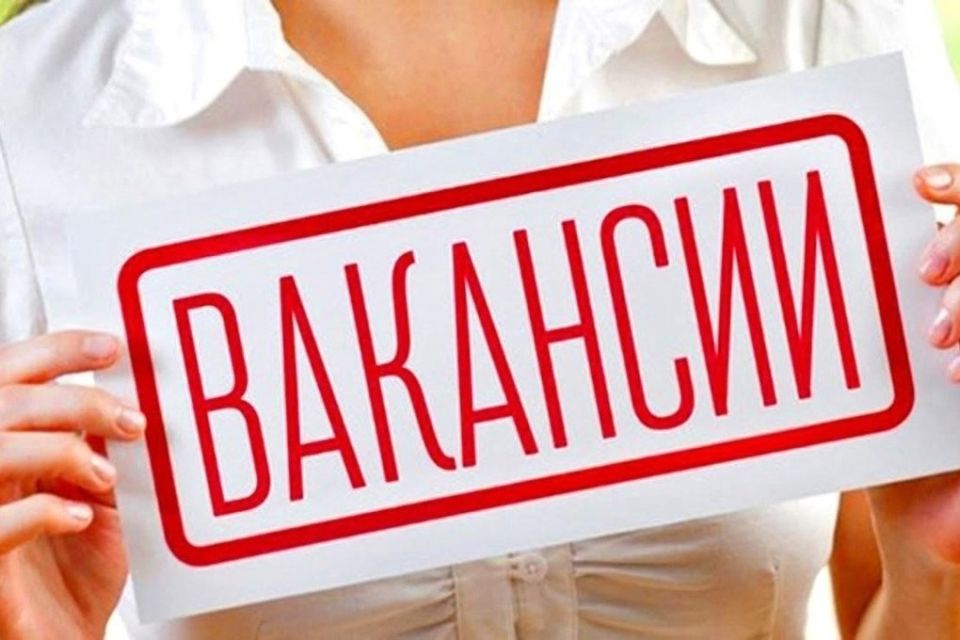 В МБУ «Мангушская детская школа искусств» требуются: В МБУ «Мангушская детская школа искусств» требуются: