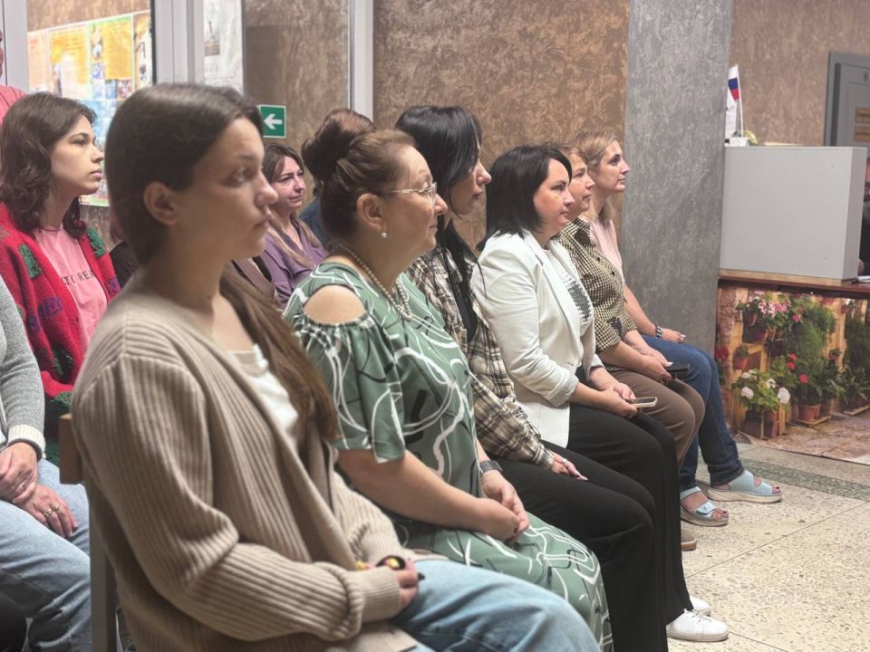 Сегодня в Волновахском ОДК им. Героя России В. А. Жоги прошла мультимедийная выставка в День дружбы и единения славян "Национальный костюм - память народа" Сегодня в Волновахском ОДК им. Героя России В. А. Жоги прошла мультимедийная выставка в День дружбы и единения славян "Национальный костюм - память народа"