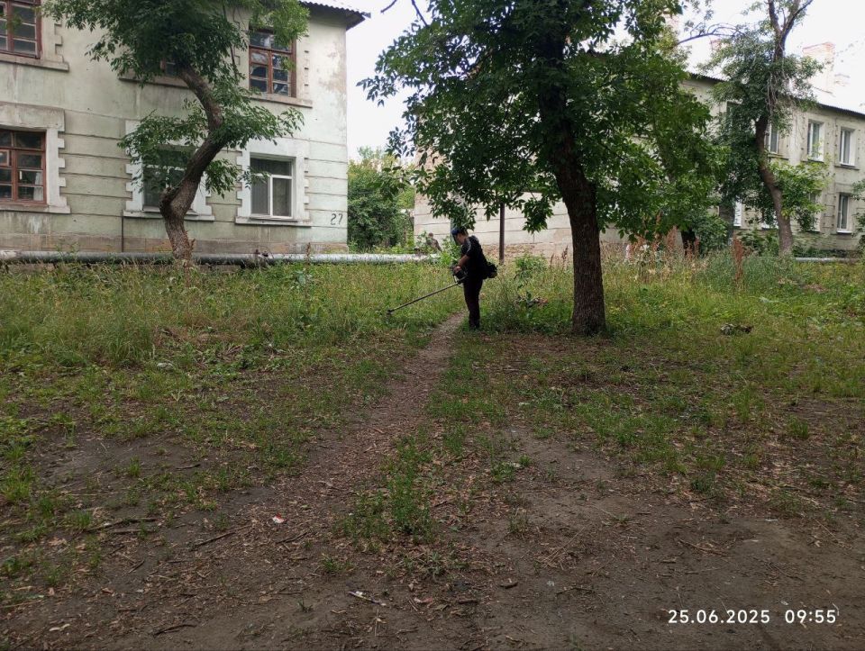 На территории городского округа Дебальцево продолжаются работы по покосу сорных и карантинных трав На территории городского округа Дебальцево продолжаются работы по покосу сорных и карантинных трав