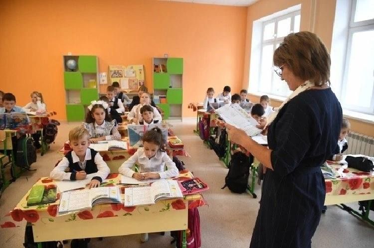 Будут учиться в ближайших детсадах и школах: детей из бывших прифронтовых районов Донецка вернут к очному обучению с 1 сентября Будут учиться в ближайших детсадах и школах: детей из бывших прифронтовых районов Донецка вернут к очному обучению с 1 сентября