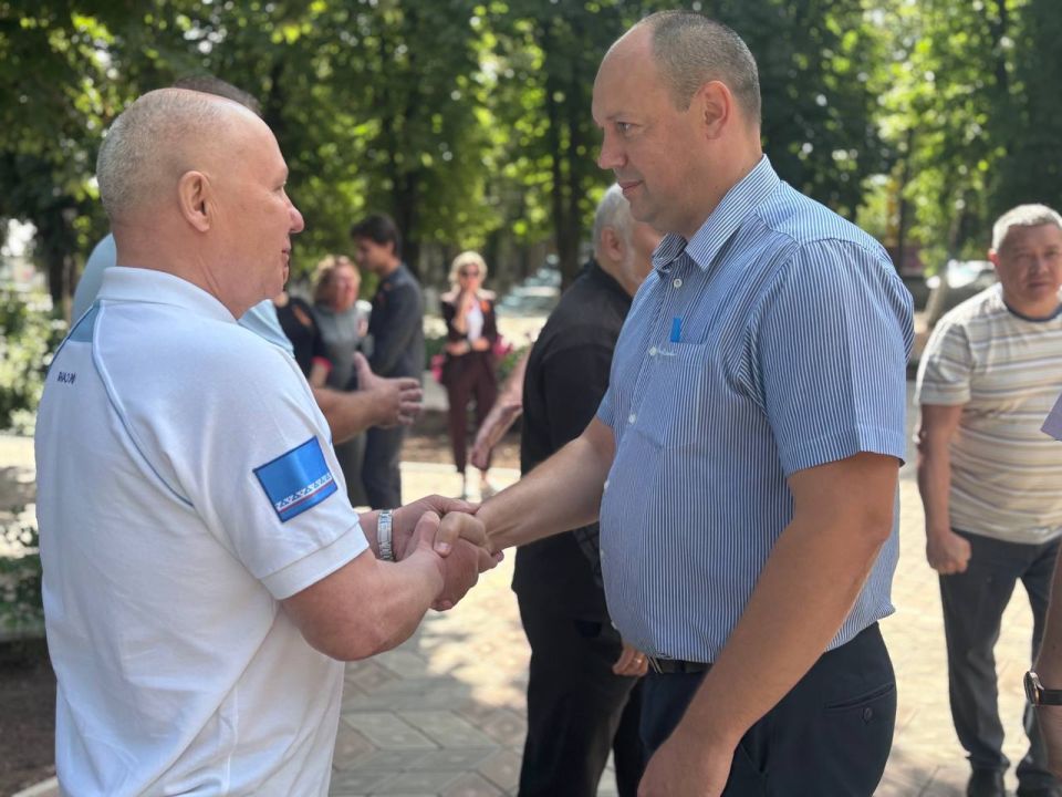 Рабочая встреча по вопросам сотрудничества и развития Рабочая встреча по вопросам сотрудничества и развития