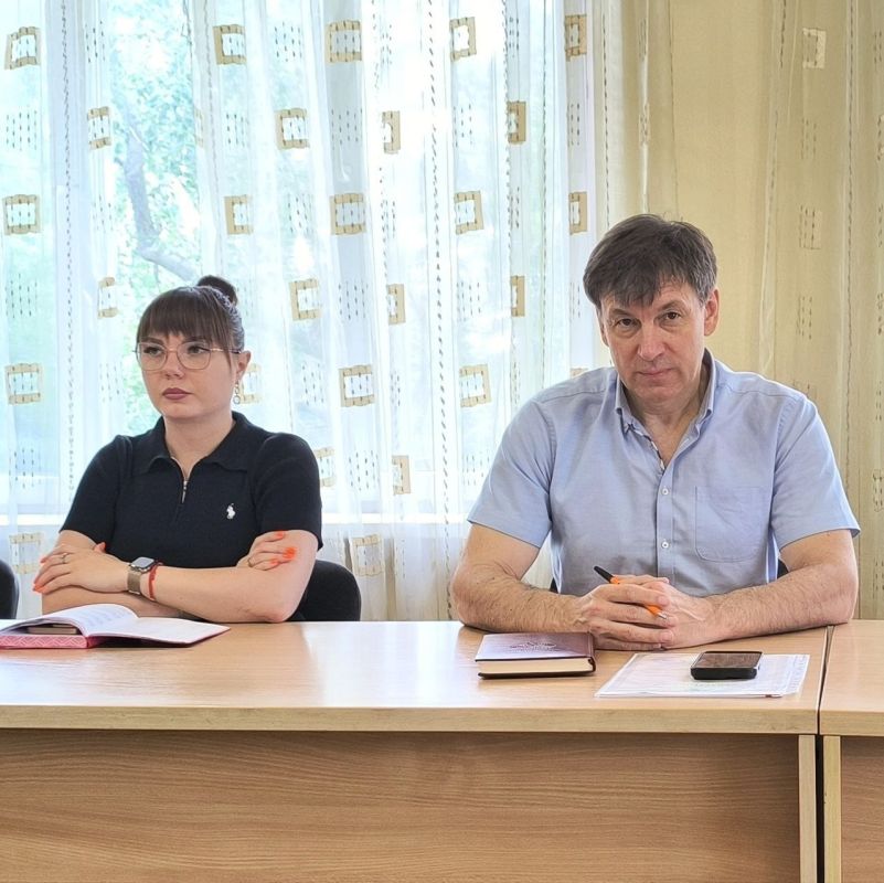 Наталья Бегуненко: Сегодня, 25 июня, руководитель Управы Петровского внутригородского района Администрации городского округа Донецк Бегуненко Наталья провела еженедельное аппаратное совещание Наталья Бегуненко: Сегодня, 25 июня, руководитель Управы Петровского внутригородского района Администрации городского округа Донецк Бегуненко Наталья провела еженедельное аппаратное совещание