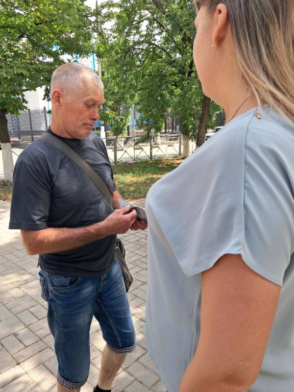 В рамках заботы о здоровье населения, сотрудники отдела опеки и попечительства Администрации Мангушского муниципального округа провели акцию под названием «Двигайся больше - проживешь дольше» В рамках заботы о здоровье населения, сотрудники отдела опеки и попечительства Администрации Мангушского муниципального округа провели акцию под названием «Двигайся больше - проживешь дольше»