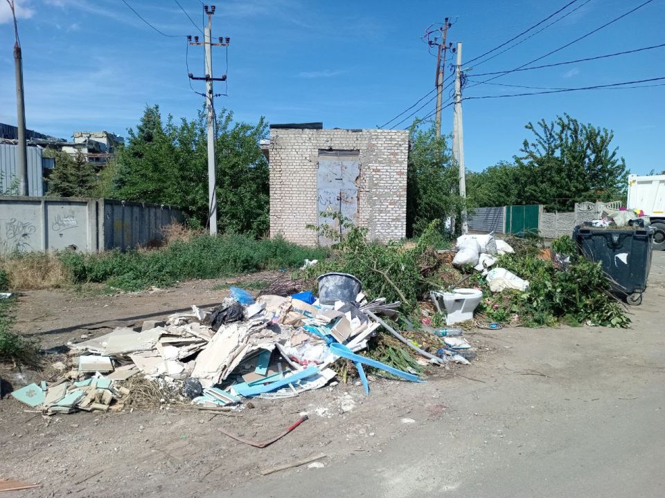 «Коммунальник» продолжает борьбу со стихийными свалками «Коммунальник» продолжает борьбу со стихийными свалками