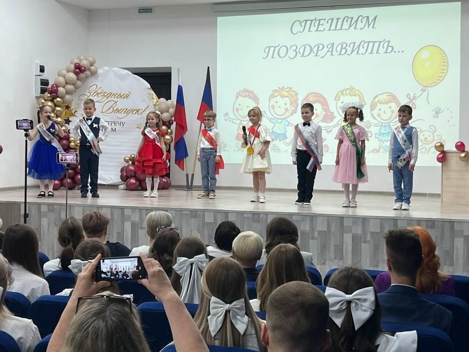 В Кировском состоялось чествование 33 медалистов В Кировском состоялось чествование 33 медалистов