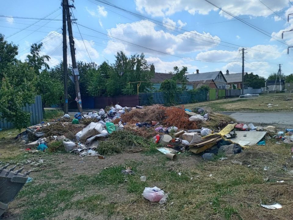 «Коммунальник» продолжает борьбу со стихийными свалками