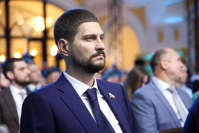 Александр Волошин: Продолжаю работу в Нижнем Новгороде, где проходит XII Форум регионов России и Беларуси Александр Волошин: Продолжаю работу в Нижнем Новгороде, где проходит XII Форум регионов России и Беларуси