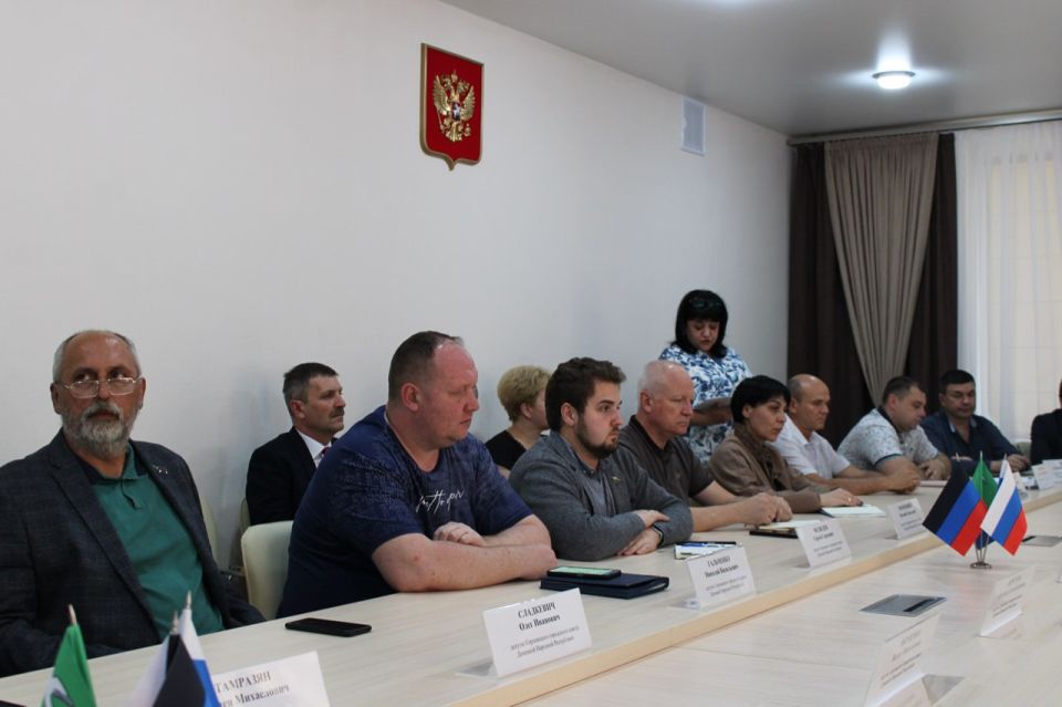 Роман Конев: Состоялось пятидесятое заседание Горловского городского совета Донецкой Народной Республики первого созыва Роман Конев: Состоялось пятидесятое заседание Горловского городского совета Донецкой Народной Республики первого созыва
