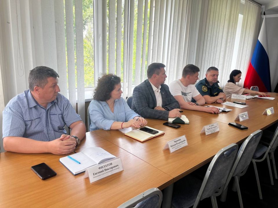 Виктория Жукова: Провела еженедельное аппаратное совещание с руководителями ведомств, а также представителями силовых структур Виктория Жукова: Провела еженедельное аппаратное совещание с руководителями ведомств, а также представителями силовых структур