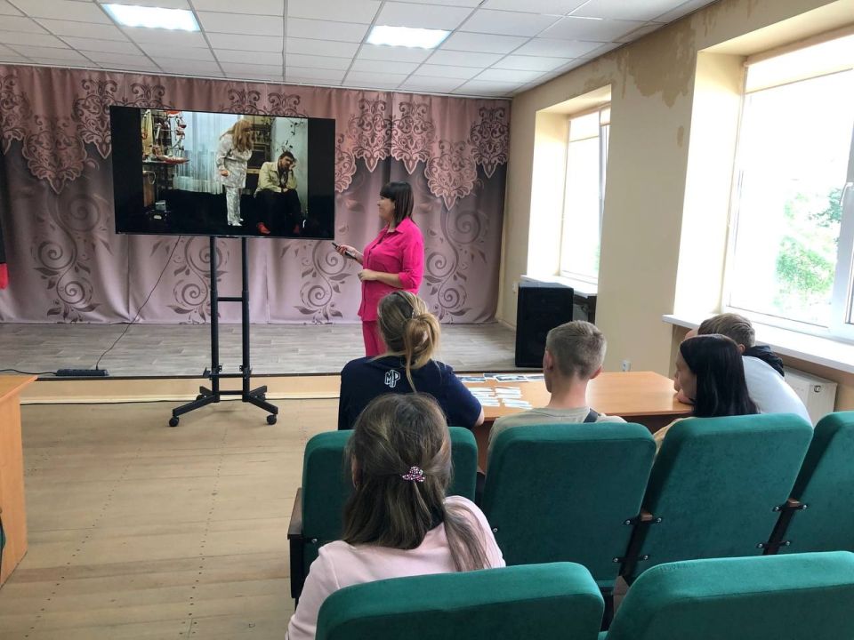 Для молодежи Ждановки провели кино-квест Для молодежи Ждановки провели кино-квест