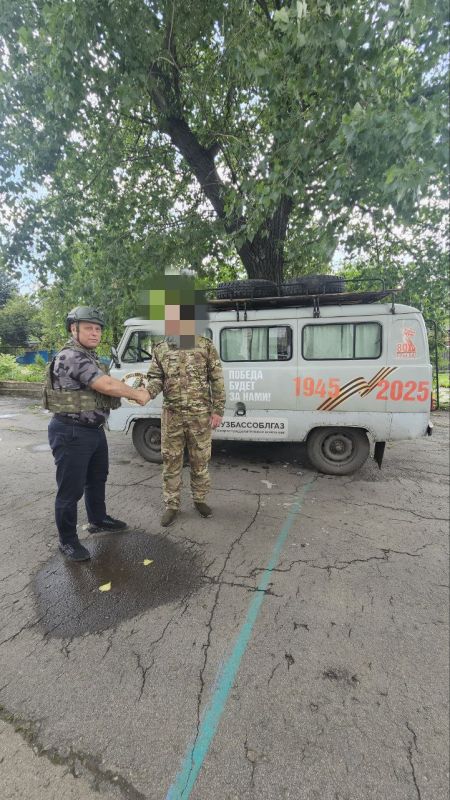 Иван Приходько: Во время рабочего визита в Горловку депутат Кемеровского городского Совета народных депутатов VII созыва, генеральный директор ООО «Кузбассоблгаз» Константин Николаевич Бондарев и главный инженер ООО... Иван Приходько: Во время рабочего визита в Горловку депутат Кемеровского городского Совета народных депутатов VII созыва, генеральный директор ООО «Кузбассоблгаз» Константин Николаевич Бондарев и главный инженер ООО...