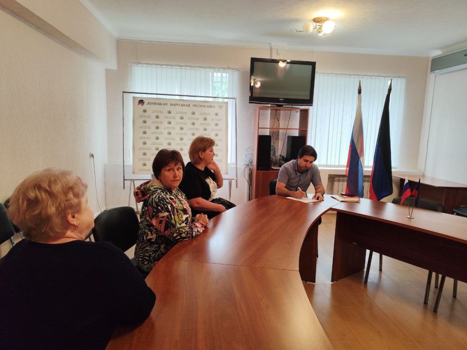 Заместитель главы Администрации Шахтерского муниципального округа обсудил со ждановцами вопросы жилищно-коммунальной сферы Заместитель главы Администрации Шахтерского муниципального округа обсудил со ждановцами вопросы жилищно-коммунальной сферы