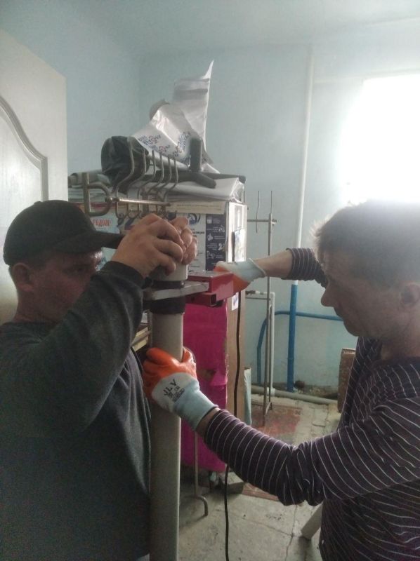 Александр Качанов: Бригада Якутии заменила пожарный водопровод в Докучаевске Александр Качанов: Бригада Якутии заменила пожарный водопровод в Докучаевске