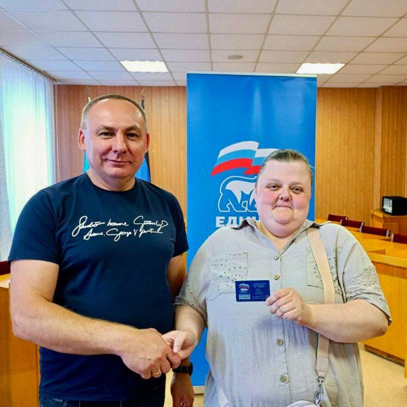 Михаил Меренков: Сегодня ряды местного отделения Всероссийской политической партии «ЕдинаяРоссия» пополнились новыми партийцами Михаил Меренков: Сегодня ряды местного отделения Всероссийской политической партии «ЕдинаяРоссия» пополнились новыми партийцами