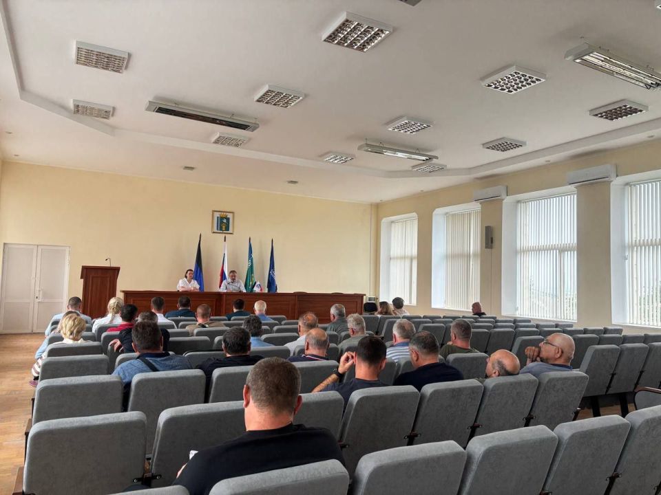 Встреча с сельхозпроизводителями Мангушского муниципального округа Встреча с сельхозпроизводителями Мангушского муниципального округа