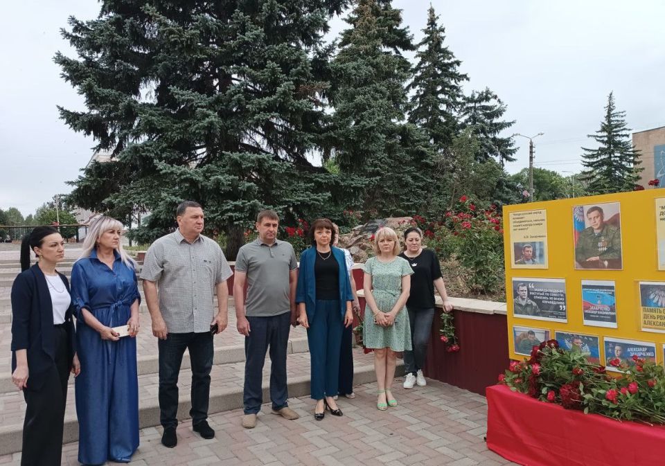 Игорь Лызов: Сегодня исполнилось бы 49 лет первому Главе Донецкой Народной Республики Александру Захарченко Игорь Лызов: Сегодня исполнилось бы 49 лет первому Главе Донецкой Народной Республики Александру Захарченко
