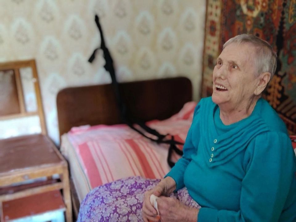Юнармейцы местного отделения городского округа Макеевка имени Героя СВО Линева А. М. принимают участие в акции "Ветеран рядом" Юнармейцы местного отделения городского округа Макеевка имени Героя СВО Линева А. М. принимают участие в акции "Ветеран рядом"