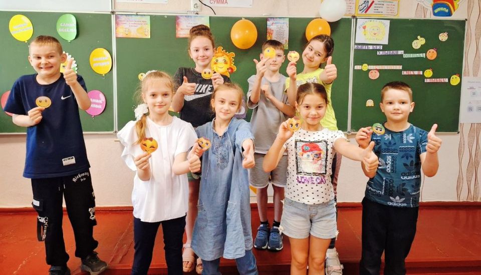 В ГБОУ «Мироновская школа № 10 г.о. Дебальцево» по партийному проекту "Новая школа" открылся летний пришкольный лагерь «Дружба» В ГБОУ «Мироновская школа № 10 г.о. Дебальцево» по партийному проекту "Новая школа" открылся летний пришкольный лагерь «Дружба»