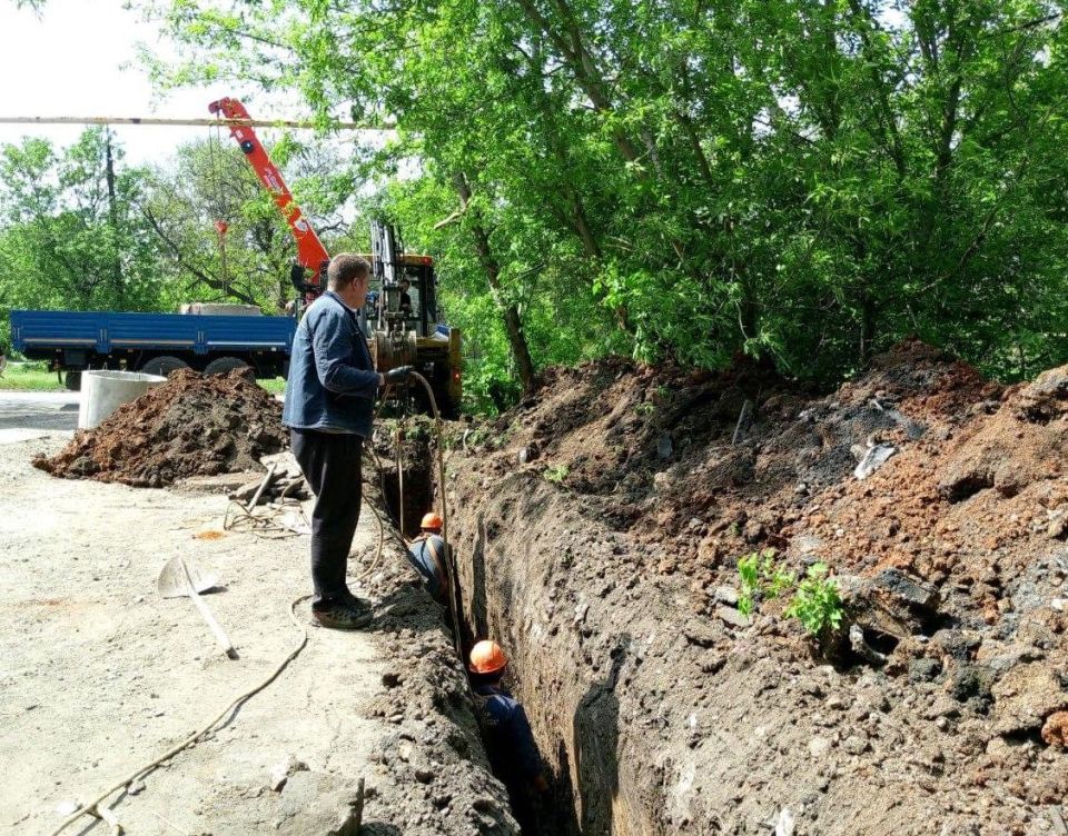 Специалисты заменили более 1000 метров водопроводных сетей в Горловке Специалисты заменили более 1000 метров водопроводных сетей в Горловке