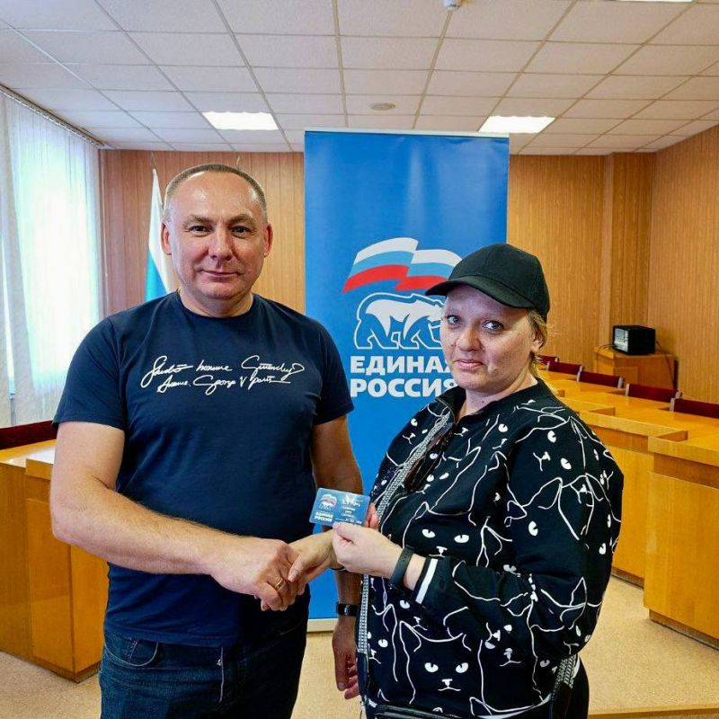 Михаил Меренков: Сегодня ряды местного отделения Всероссийской политической партии «ЕдинаяРоссия» пополнились новыми партийцами Михаил Меренков: Сегодня ряды местного отделения Всероссийской политической партии «ЕдинаяРоссия» пополнились новыми партийцами