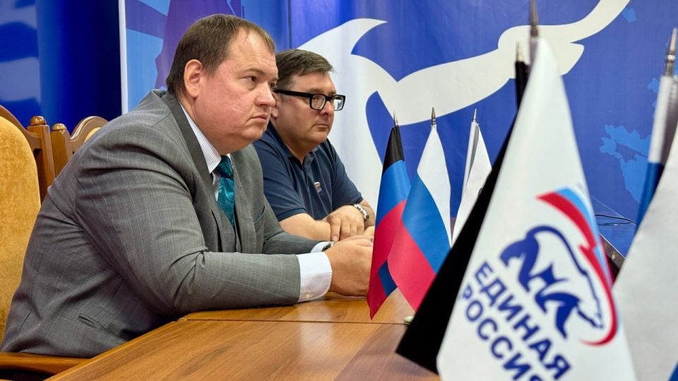 Секретари и звеньевые: Единая Россия укрепляет структуру на местах Секретари и звеньевые: Единая Россия укрепляет структуру на местах