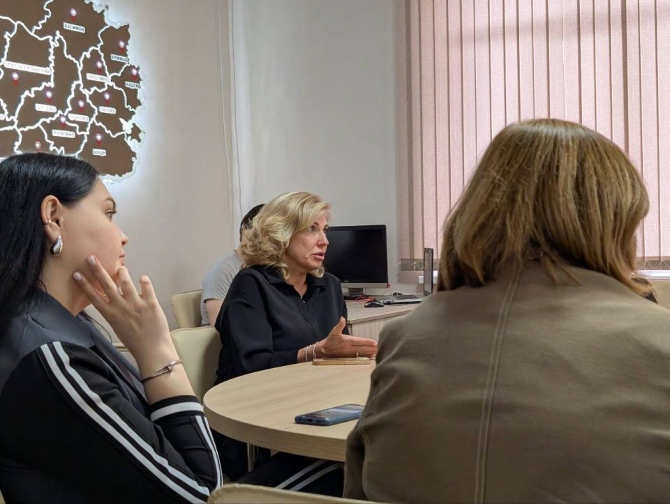 Мои коллеги — координаторы и председатели общественных советов Женского движения в регионах — активно работают Мои коллеги — координаторы и председатели общественных советов Женского движения в регионах — активно работают