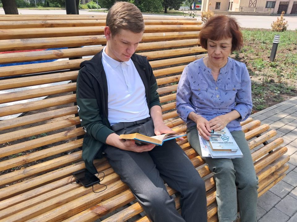 Ко Дню молодежи России, который в этом году отмечается 28 июня, а также в помощь подросткам в выборе профессии, библиотекарем юношеского абонемента центральной городской библиотеки на улицах города проведена... Ко Дню молодежи России, который в этом году отмечается 28 июня, а также в помощь подросткам в выборе профессии, библиотекарем юношеского абонемента центральной городской библиотеки на улицах города проведена...
