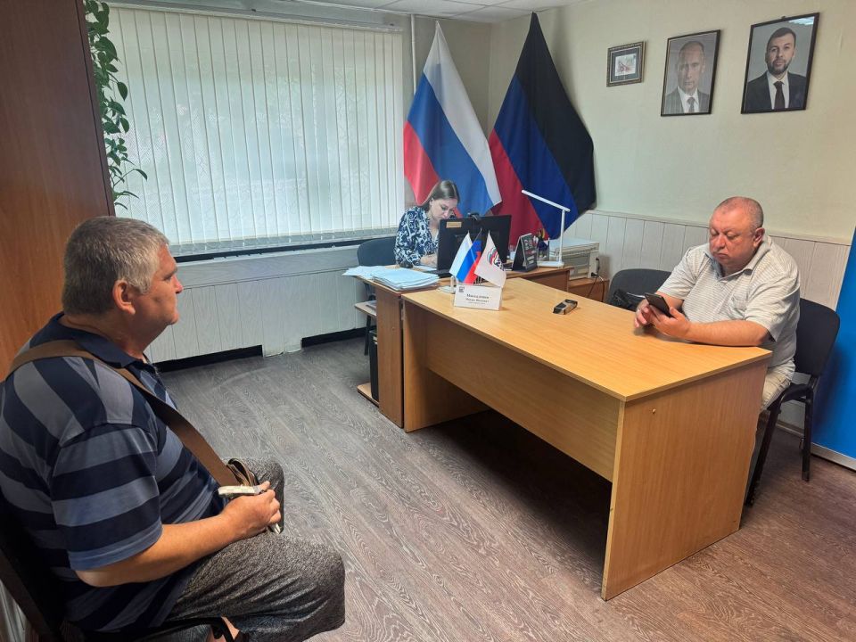 В общественной приёмной прошёл приём депутата городского совета В общественной приёмной прошёл приём депутата городского совета