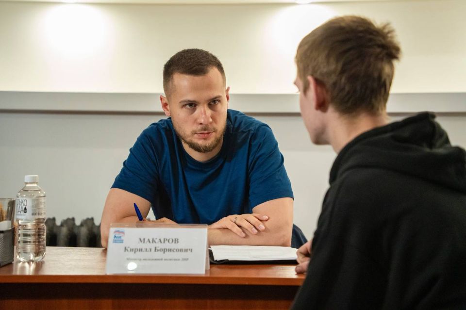 Кирилл Макаров: На приём граждан всё чаще приходят не за ответами, а с ними Кирилл Макаров: На приём граждан всё чаще приходят не за ответами, а с ними
