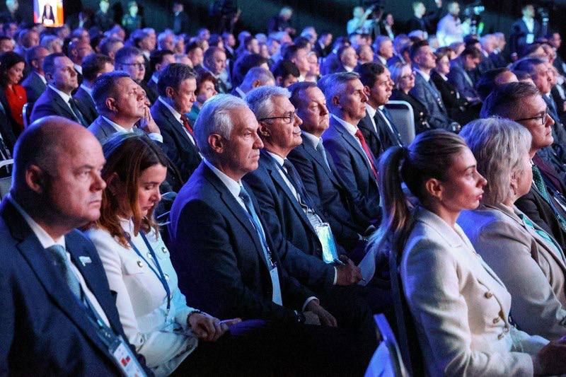 Александр Волошин: В Нижнем Новгороде сегодня завершает свою работу XII Форум регионов России и Беларуси Александр Волошин: В Нижнем Новгороде сегодня завершает свою работу XII Форум регионов России и Беларуси