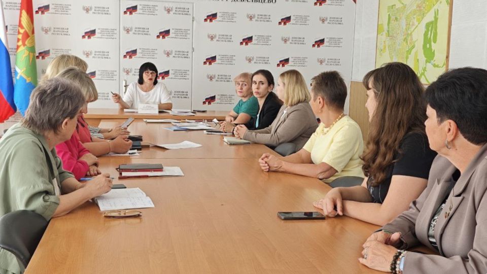 В администрации городского округа Дебальцево состоялось очередное заседание комиссии по делам несовершеннолетних и защите их прав администрации городского округа Дебальцево В администрации городского округа Дебальцево состоялось очередное заседание комиссии по делам несовершеннолетних и защите их прав администрации городского округа Дебальцево