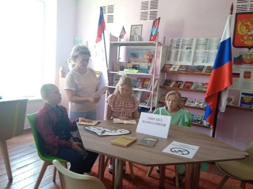 Николай Михайлов: В селе Петровское прошел информационный час «Мир без наркотиков» Николай Михайлов: В селе Петровское прошел информационный час «Мир без наркотиков»