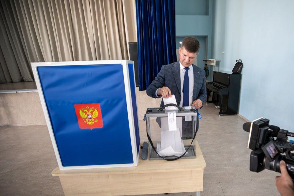 Антон Кольцов: Принял присягу главы муниципального образования городского округа Мариуполь Антон Кольцов: Принял присягу главы муниципального образования городского округа Мариуполь