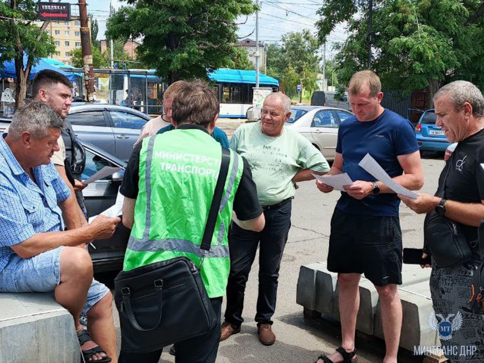 В Мариуполе состоялось профилактическое мероприятие для перевозчиков легковым такси В Мариуполе состоялось профилактическое мероприятие для перевозчиков легковым такси