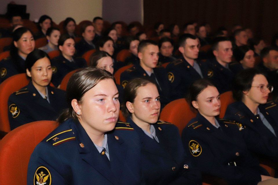 В Университете ФСИН России состоялся показ документального спектакля «Здесь живые люди» В Университете ФСИН России состоялся показ документального спектакля «Здесь живые люди»