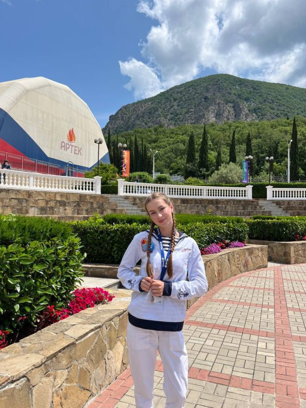 Александр Волошин: #ГероиДонбасса | Варвара Шеина, 16 лет, Горловка Александр Волошин: #ГероиДонбасса | Варвара Шеина, 16 лет, Горловка