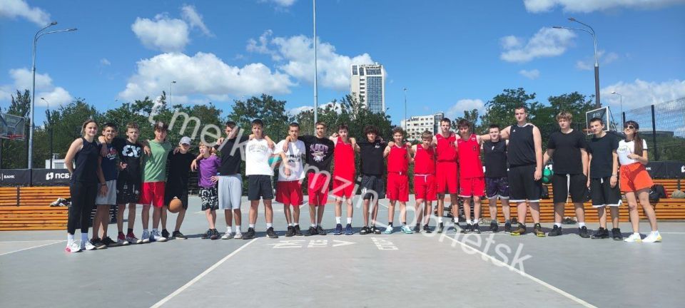 Алексей Кулемзин: В городском округе Донецк продолжается месячник «Спортивный Донбасс» Алексей Кулемзин: В городском округе Донецк продолжается месячник «Спортивный Донбасс»