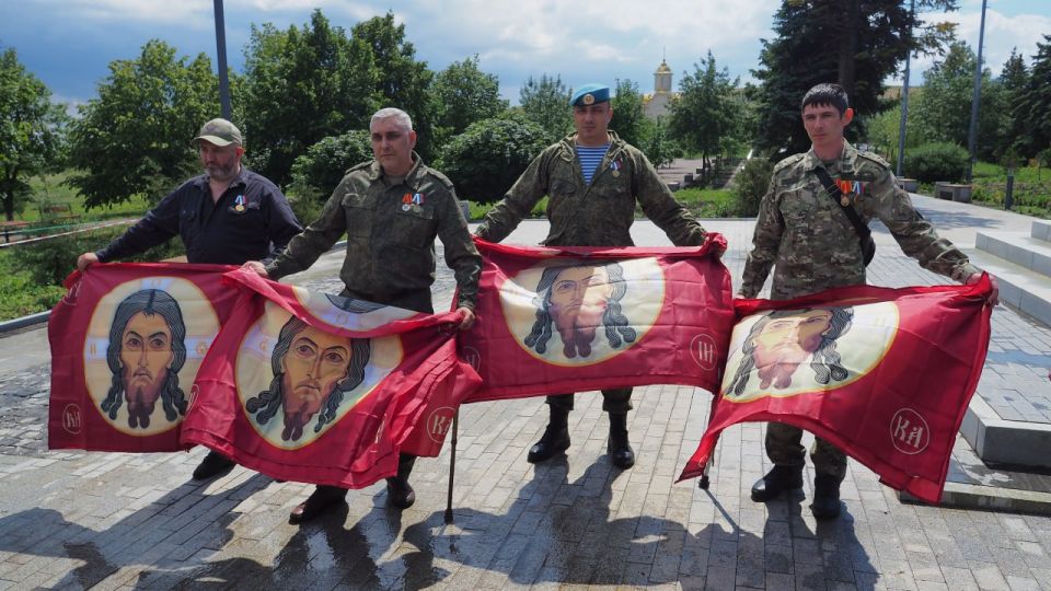 По окончании Пятого Всероссийского конкурса «Учимся выбирать» Избирательной комиссией ДНР для конкурсантов был организован комплекс историко-патриотических мероприятий, посвященных Году защитника Отечества По окончании Пятого Всероссийского конкурса «Учимся выбирать» Избирательной комиссией ДНР для конкурсантов был организован комплекс историко-патриотических мероприятий, посвященных Году защитника Отечества
