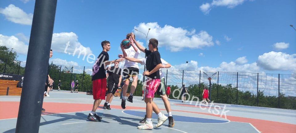 Алексей Кулемзин: В городском округе Донецк продолжается месячник «Спортивный Донбасс» Алексей Кулемзин: В городском округе Донецк продолжается месячник «Спортивный Донбасс»