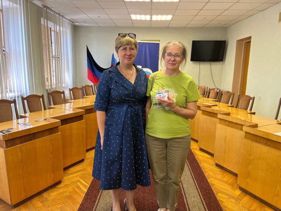 Елена Рязанцева: Сегодня в Пролетарском районе состоялось торжественное вручение партийных билетов Всероссийской политической партии «Единая Россия» Елена Рязанцева: Сегодня в Пролетарском районе состоялось торжественное вручение партийных билетов Всероссийской политической партии «Единая Россия»